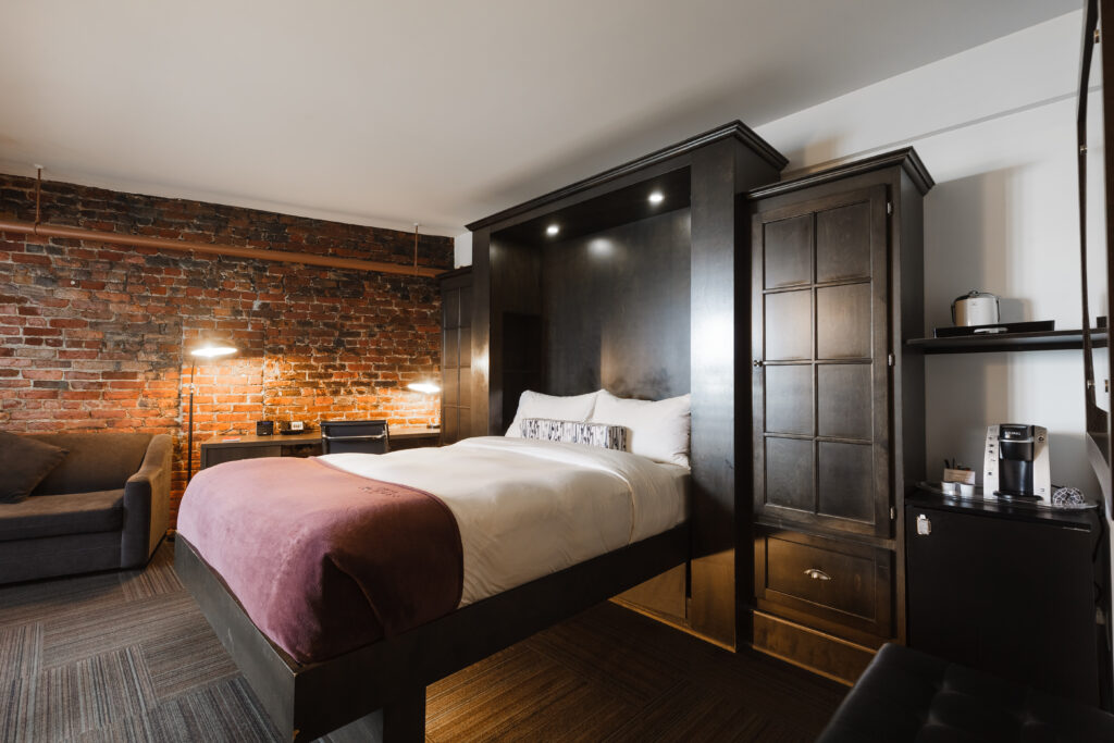 hotel coutellier konek smart tv